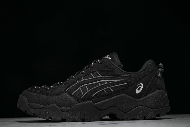 1203A746-001 GEL-TRUCK OUTDOOR SPORTS HIKING SHOES BLACK/BLACK/BLACK