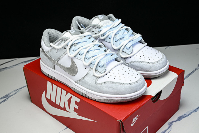 HF5441-105 DUNK LOW CASUAL SNEAKERS WHITE/LIGHT SMOKE GREY/WHITEC