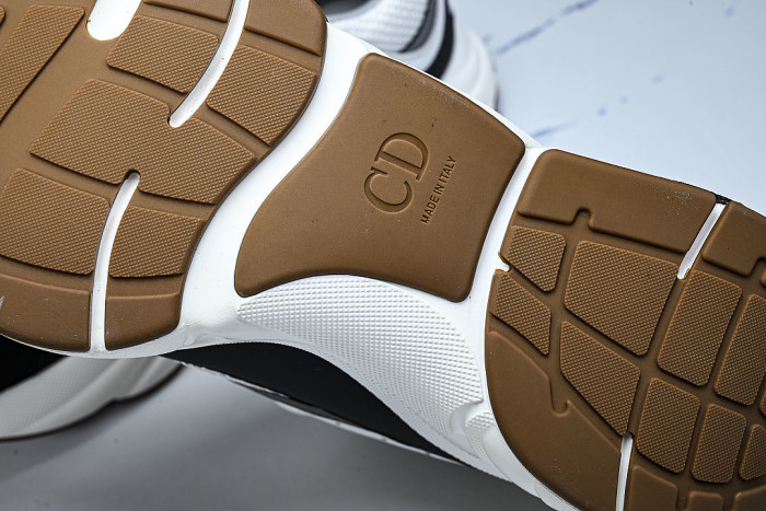 2026 THE NEW MEN'S SHOES ARE FASHIONABLE AND TRENDY LACE UP SPORTS SHOES WHITE/BLACK