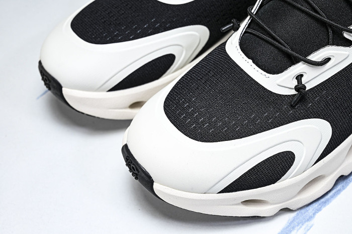 ON RUNNING LEISURE SPORTS SHOES BLACK/WHITE