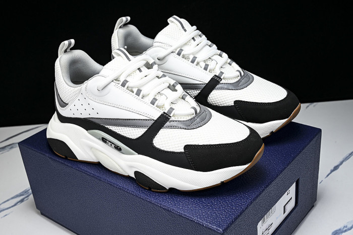 2026 THE NEW MEN'S SHOES ARE FASHIONABLE AND TRENDY LACE UP SPORTS SHOES WHITE/BLACK