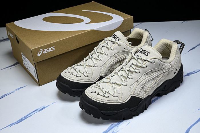 1203A983-020 GEL-TRUCK OUTDOOR SPORTS HIKING SHOES BEIGE/BLACK/BEIGE