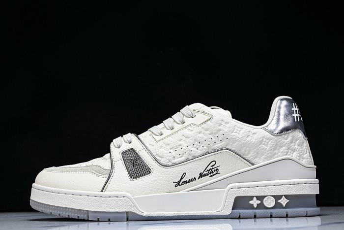 THE NEW CALFSKIN SPORTS SHOES EXUDE A SENSE OF FASHION AND SOPHISTICATION WHITE/PURE WHITE