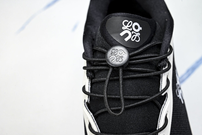 ON RUNNING LEISURE SPORTS SHOES BLACK/WHITE