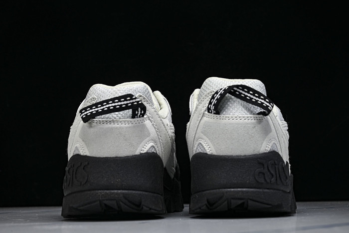 1203A746-021 GEL-TRUCK OUTDOOR SPORTS HIKING SHOES WHITE/BLACK