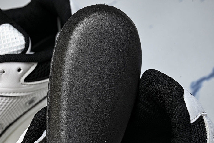 MESH-WOVEN SPORTY CASUAL RUNNING SHOES WHITE/BLACK/WHITE