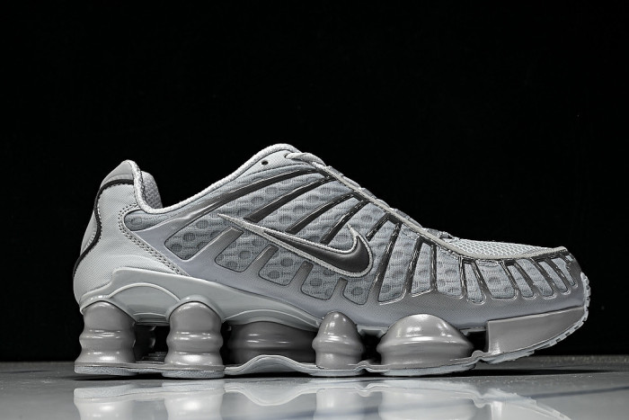 AV3595-015 SHOX TL WOLF GREY/IRON GREY