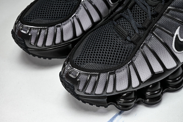 IH1336-002 SHOX TL FADE OFF NOIR/BLACK/WHITE
