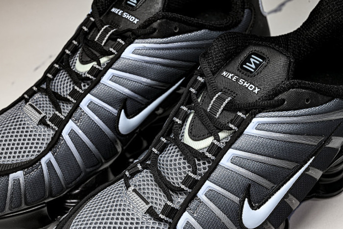 IF6202-002 SHOX TL BLACK/CELESTINE BLUE/COOL GREY