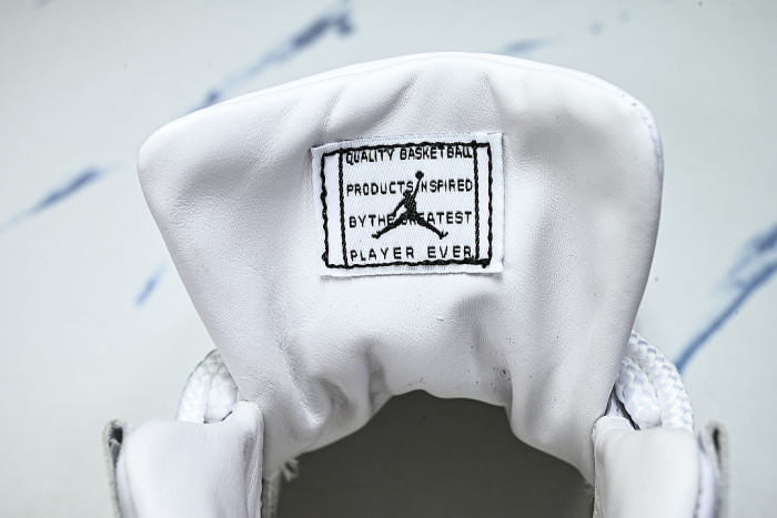 IV7639-100 JORDAN 11 RETRO WHITE/WHITE/WHITE