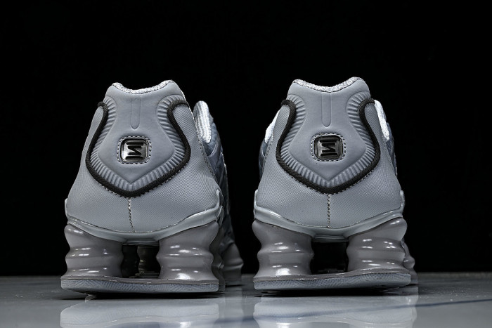 AV3595-015 SHOX TL WOLF GREY/IRON GREY