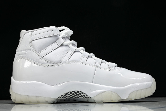 IV7639-100 JORDAN 11 RETRO WHITE/WHITE/WHITE
