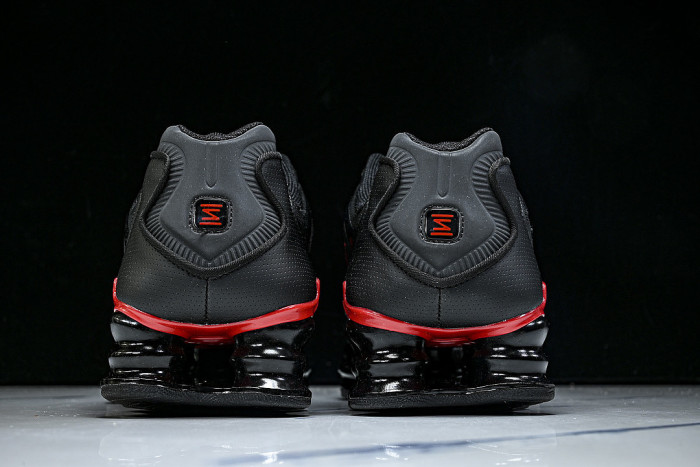 CN0151-003 SHOX TL BLACK/UNIVERSITY RED/METALLIC SILVER