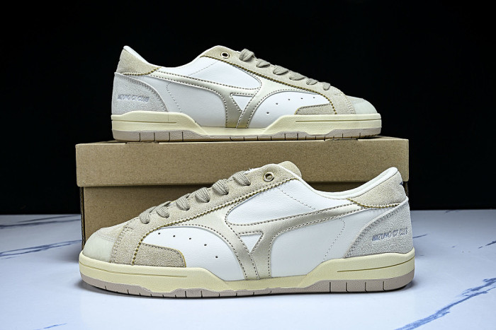 D1GH261012 CT CLUB RETRO LOW-TOP CASUAL SNEAKERS WHITE/YELLOW