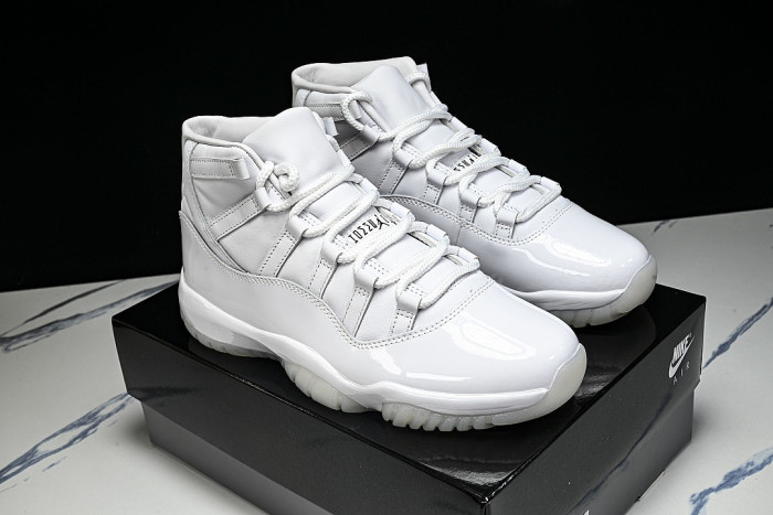 IV7639-100 COMME DES GARÇONS X AIR JORDAN 11 AJ11 WHITE/PURE WHITE