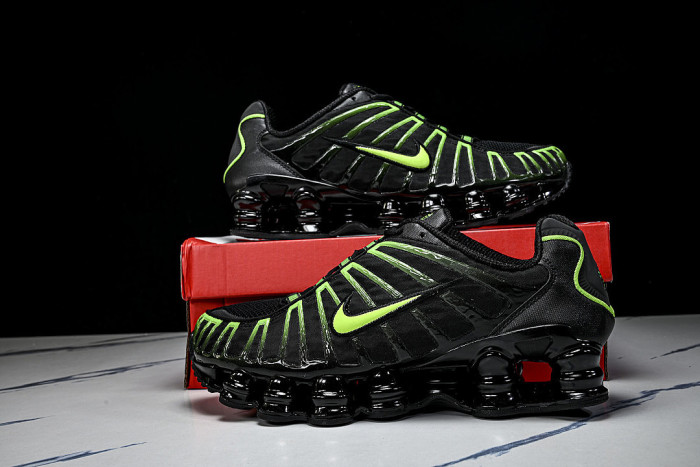 AV3595-012 SHOX TL BLACK/BLACK/GREEN STRIKE