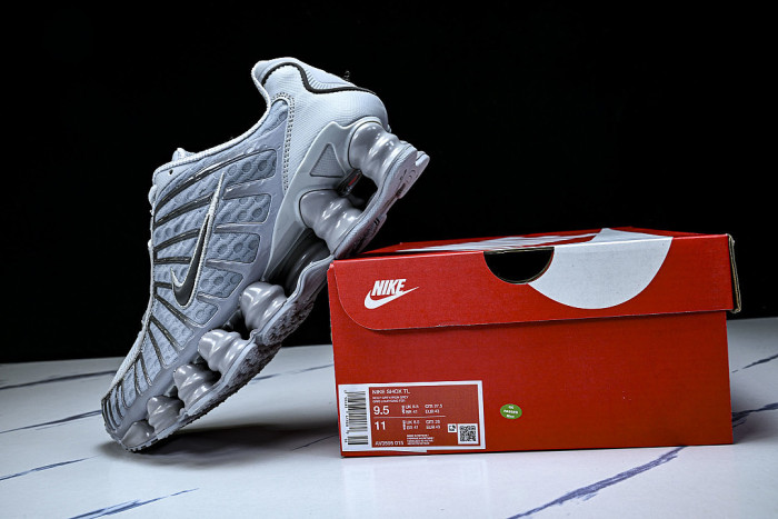 AV3595-015 SHOX TL WOLF GREY/IRON GREY