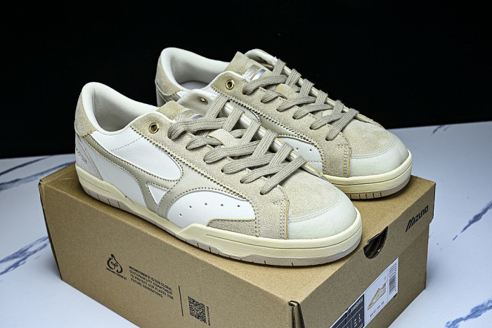 D1GH261012 CT CLUB RETRO LOW-TOP CASUAL SNEAKERS WHITE/YELLOW