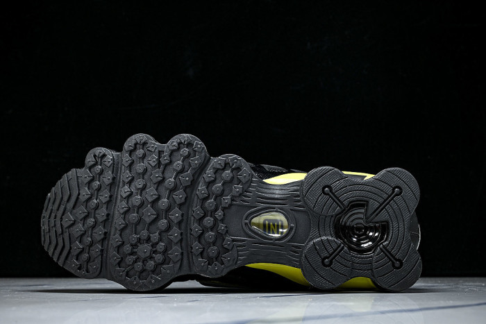 CNO151-002 SHOX TL BLACK/DYNAMIC YELLOW-METALLIC SILVER
