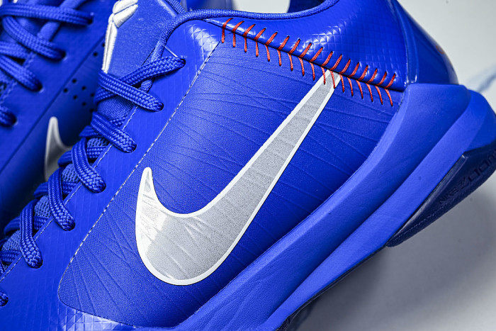 IO6256-400 ZOOM KOBE 5 CHAOS PRACTICAL BASKETBALL SHOES KLEIN BLUE/DARK BLUE