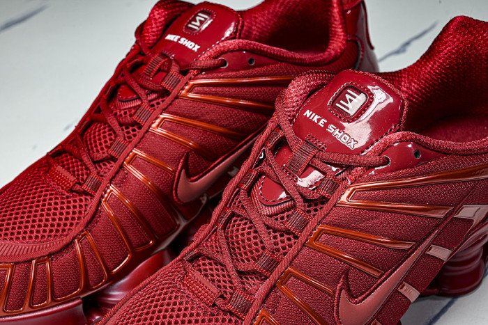 IB1087 -600 SHOX TL GYM RED/GYM RED/WHITE