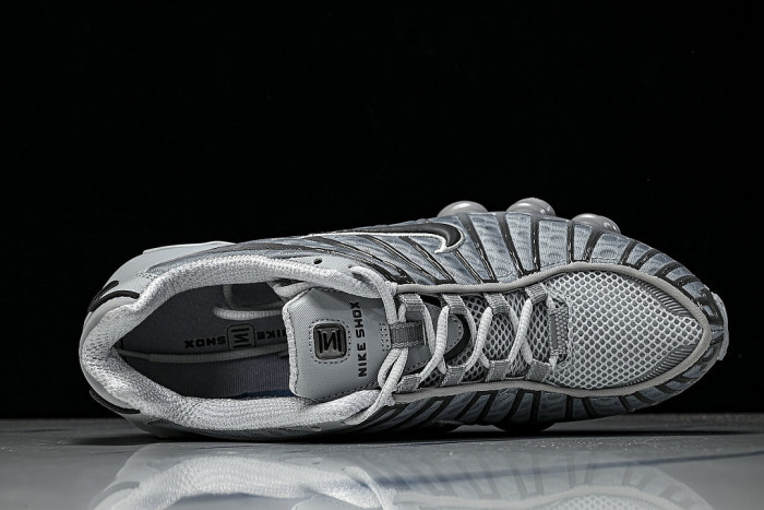 AV3595-015 SHOX TL WOLF GREY/IRON GREY