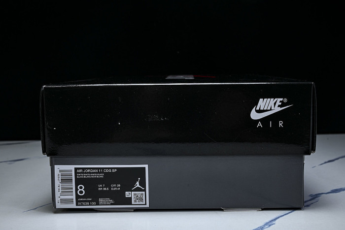 IV7639-100 COMME DES GARÇONS X AIR JORDAN 11 AJ11 WHITE/PURE WHITE