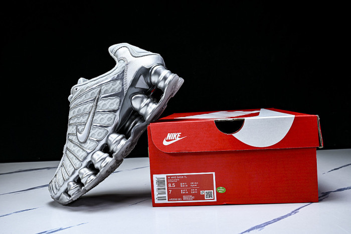 AR3566 -003 SHOX TL PURE PLATINUM/METALLIC SILVER