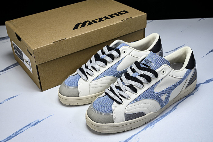 D1GH261002 CT CLUB RETRO LOW-TOP CASUAL SNEAKERS WHITE/BLUE/BLACK