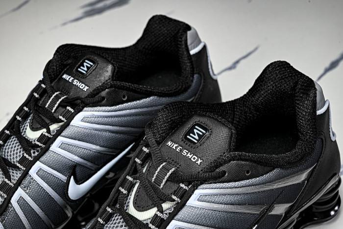 IF6202-002 SHOX TL BLACK/CELESTINE BLUE/COOL GREY