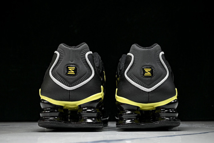 CNO151-002 SHOX TL BLACK/DYNAMIC YELLOW-METALLIC SILVER
