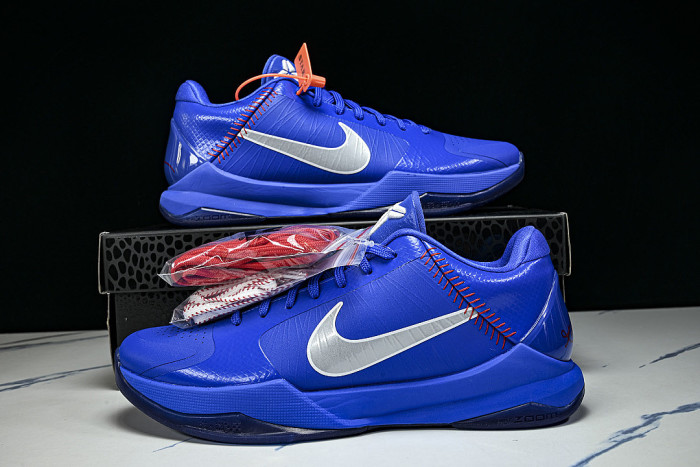 IO6256-400 ZOOM KOBE 5 CHAOS PRACTICAL BASKETBALL SHOES KLEIN BLUE/DARK BLUE