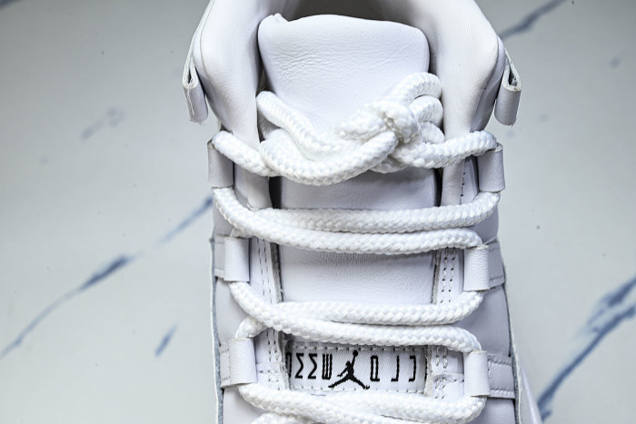 IV7639-100 JORDAN 11 RETRO WHITE/WHITE/WHITE
