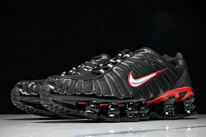 CN0151-003 SHOX TL BLACK/UNIVERSITY RED/METALLIC SILVER