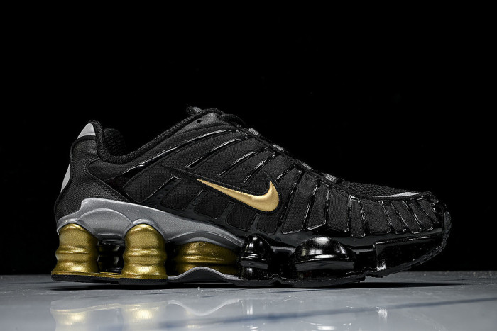 BV1388- 001 SHOX TL BLACK/METALLIC GOLD-METALLIC SILVER