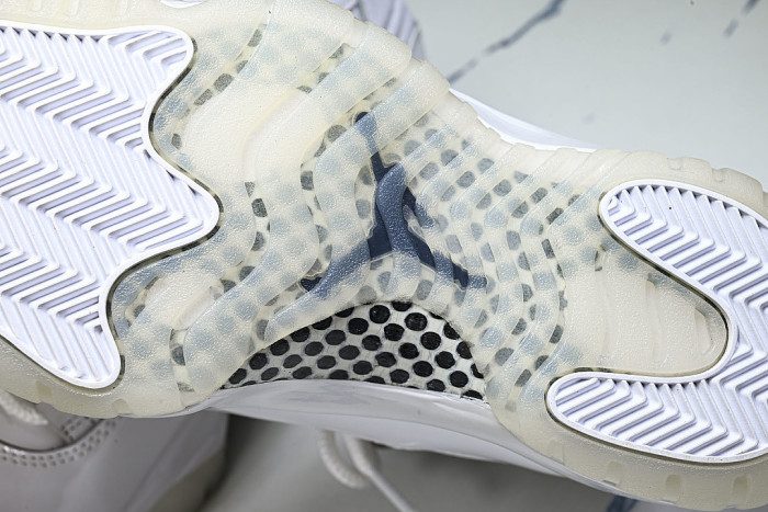 IV7639-100 COMME DES GARÇONS X AIR JORDAN 11 AJ11 WHITE/PURE WHITE