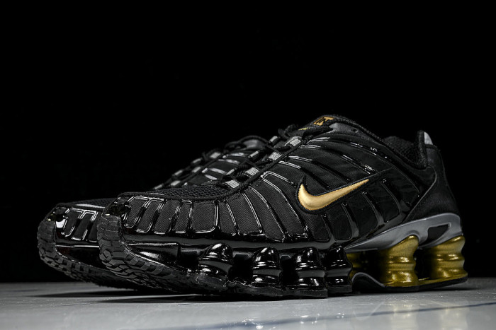 BV1388- 001 SHOX TL BLACK/METALLIC GOLD-METALLIC SILVER