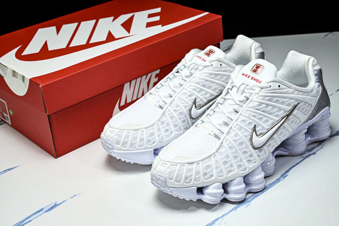 AV3595-100 SHOX TL WHITE/METALLIC SILVER-MAX ORANGE-WHITE
