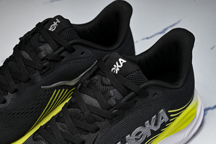 1176572 BKCS ONE CLIFTON 11 LIGHTWEIGHT AND BREATHABLE MESH RUNNING SHOES BLACK/YELLOW