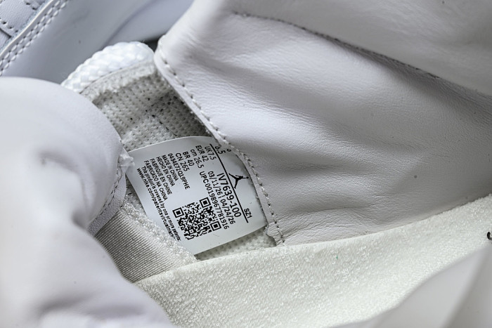 IV7639-100 JORDAN 11 RETRO WHITE/WHITE/WHITE