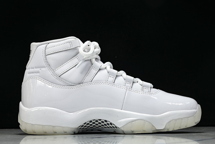 IV7639-100 COMME DES GARÇONS X AIR JORDAN 11 AJ11 WHITE/PURE WHITE