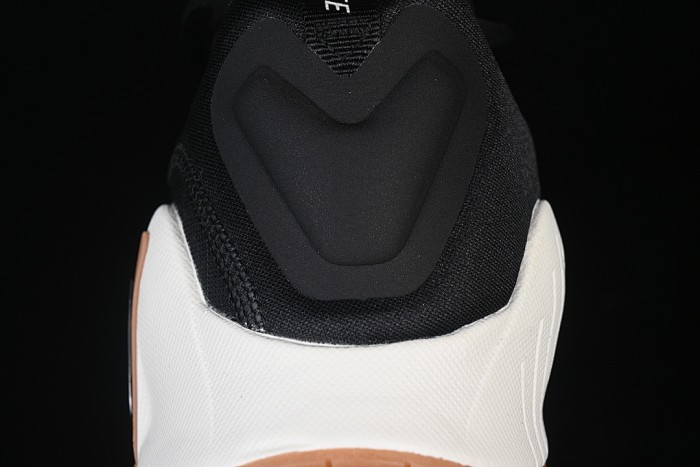 FJ7127-010 FREE METCON 6 BLACK/GUM LIGHT BROWN/COCONUT MILK