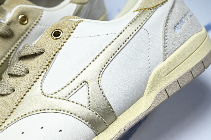 D1GH261012 CT CLUB RETRO LOW-TOP CASUAL SNEAKERS WHITE/YELLOW