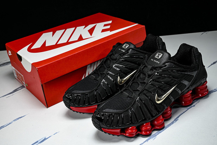 CI0987- 001 SHOX TL BLACK/METALLIC SILVER-UNIVERSITY RED