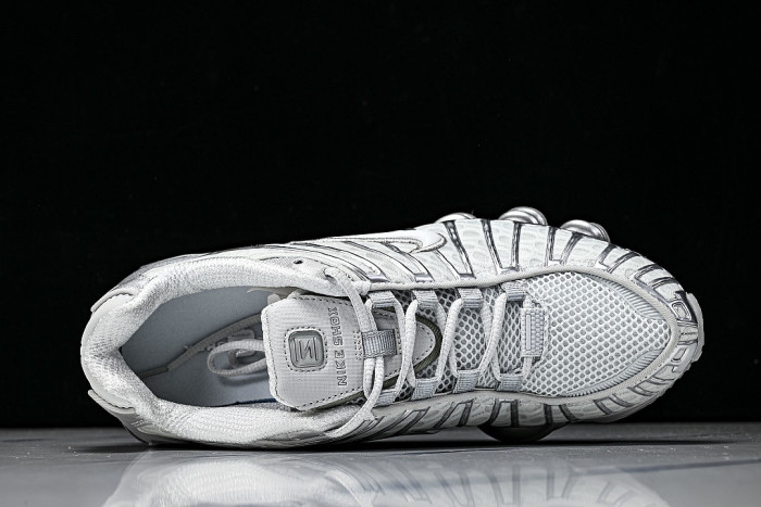 AR3566 -003 SHOX TL PURE PLATINUM/METALLIC SILVER