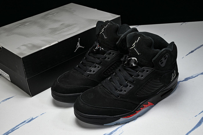 HQ7978-001 JORDAN 5 RETRO BLACK/PICANTE RED/GREEN