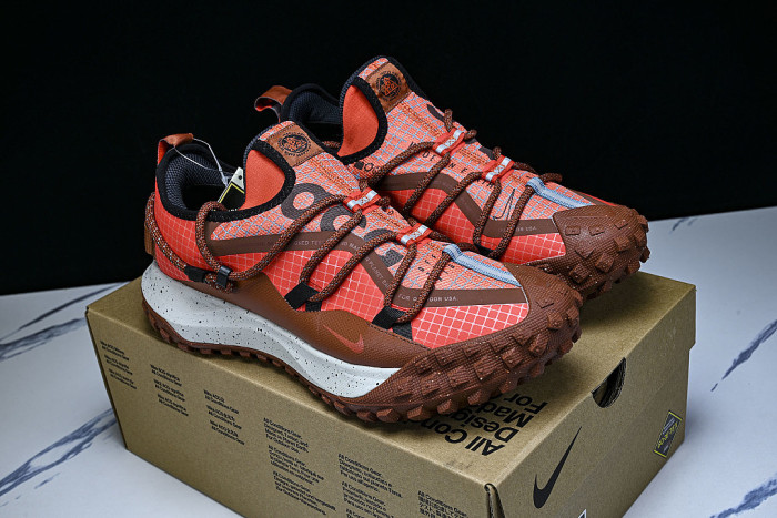 IB7328-200 ACG MOUNTAIN FLY LOW GORE-TEX SE PICANTE RED-COLLEGE GREY-SMOKEY BLUE-BLACK-MONARCH