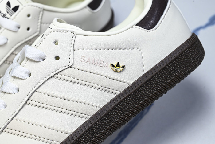 IH6628 SAMBA OG OFF WHITE/WONDER WHITE/AURORA COFFEE