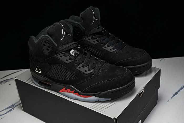 HQ7978-001 JORDAN 5 RETRO BLACK/PICANTE RED/GREEN