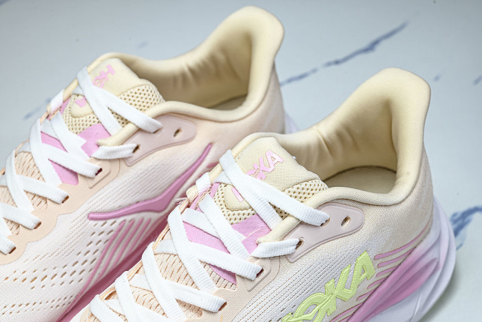 1176573-TWW ONE ONE CLIFTON 11 KNITTED MESH RUNNING SHOES BEIGE/PINK/GREEN